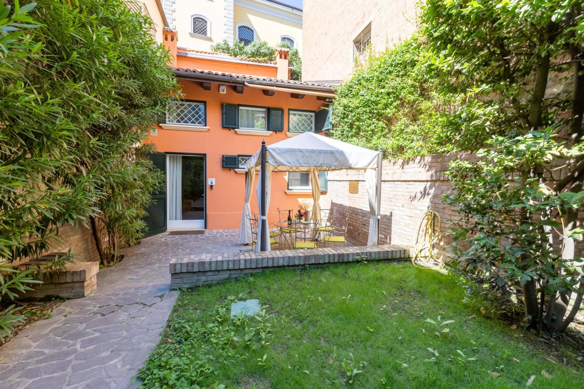 Isaia Garden -Private Garden Spa Bath Bolognarooms בולוניה מראה חיצוני תמונה