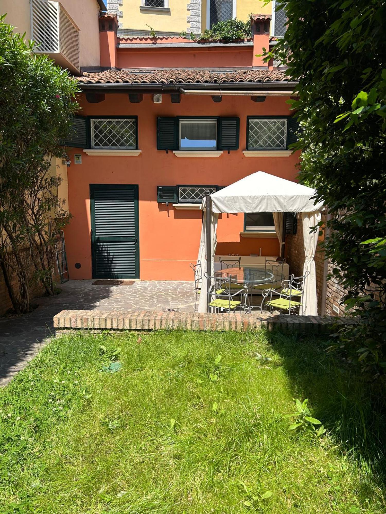 Isaia Garden -Private Garden Spa Bath Bolognarooms בולוניה מראה חיצוני תמונה