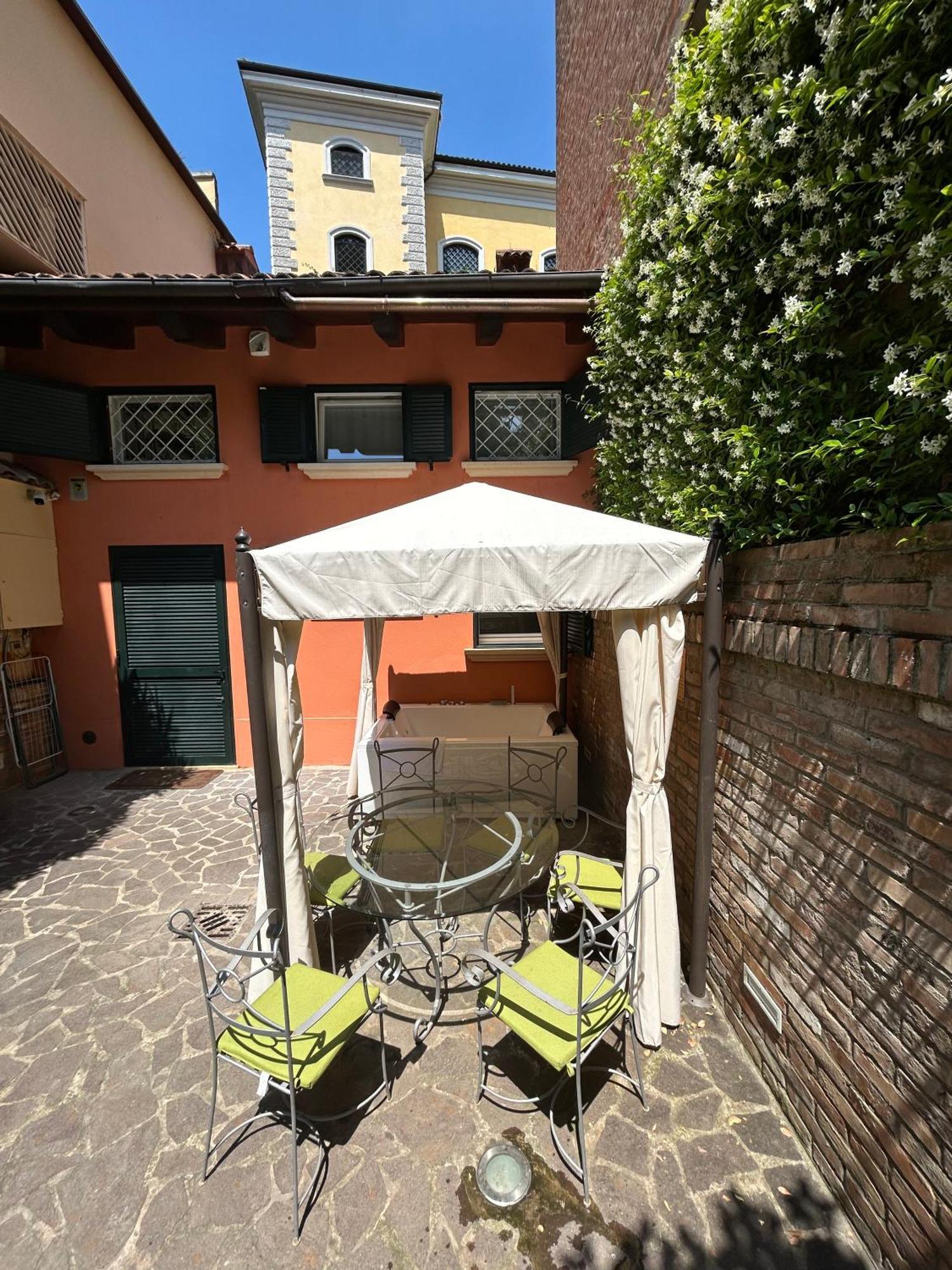 Isaia Garden -Private Garden Spa Bath Bolognarooms בולוניה מראה חיצוני תמונה