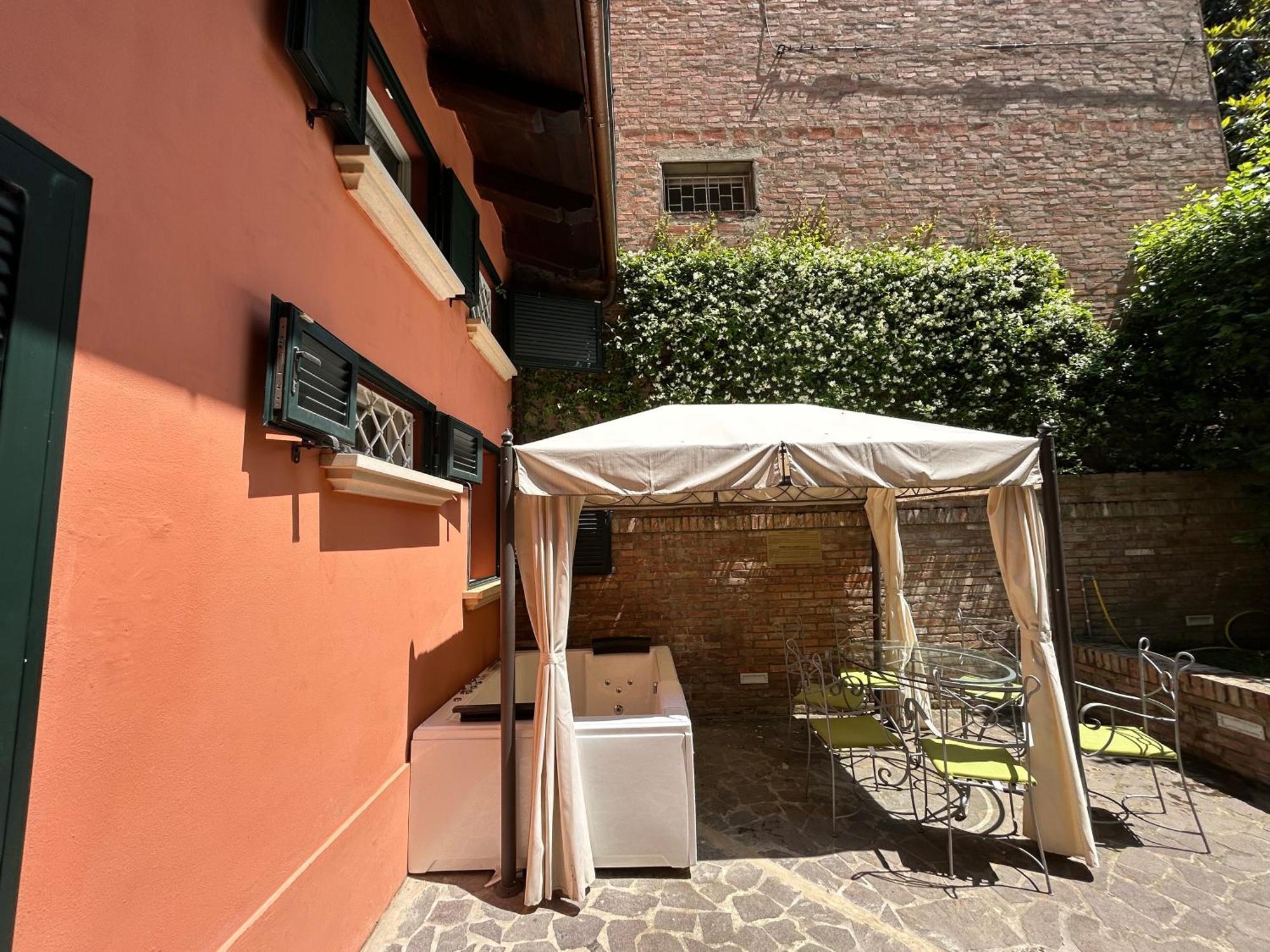 Isaia Garden -Private Garden Spa Bath Bolognarooms בולוניה מראה חיצוני תמונה